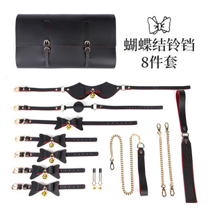 Ensemble de bondage SM 8 pièces avec collier à cloche, bâillon, bandeau et attaches pour jeux adultes - Product Image 4