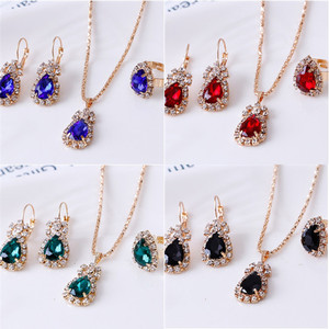 Lots en gros à bas <span class=keywords><strong>prix</strong></span> pour la <span class=keywords><strong>revente</strong></span> : Parures de bijoux tendance en cristal plaqué or pour femmes, idéales pour les mariages, vendues <span class=keywords><strong>au</strong></span> kilogramme - Product Image 2