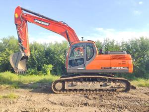 Excavadora de cadenas usada DX225LCA de 25 toneladas, excavadora hidráulica sobre orugas para movimiento de tierras en construcción - Product Image 3