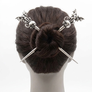 Kun Hong Fermaglio per Capelli Vintage in Lega Stile Medievale con Teschio di Strega e Spada, Accessorio Moda Halloween da Donna, Regalo Festivo 11cm - Product Image 1