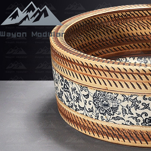 Vasque en porcelaine bleue et blanche peinte à la main Wayon Vintage pour projets de salles de bain d'hôtels de luxe de style zen - Product Image 3