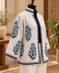 Chaqueta Tradicional con Estampado Floral Hecho a Mano, Estilo Bohemio Étnico, Chaqueta Abierta para Usar en Capas, Ideal para Ocasiones Casuales, Festivas y Diarias - Product Image 4
