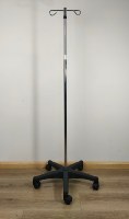 Support de perfusion télescopique sur roulettes à hauteur réglable, support de poche à perfusion premium à 2 ou 4 crochets, support portable pour poche à liquide