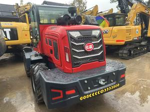 Montacargas Usado Yichen de 3.5 Toneladas a Gasolina con Mástil de Tres Etapas en Venta - Product Image 2