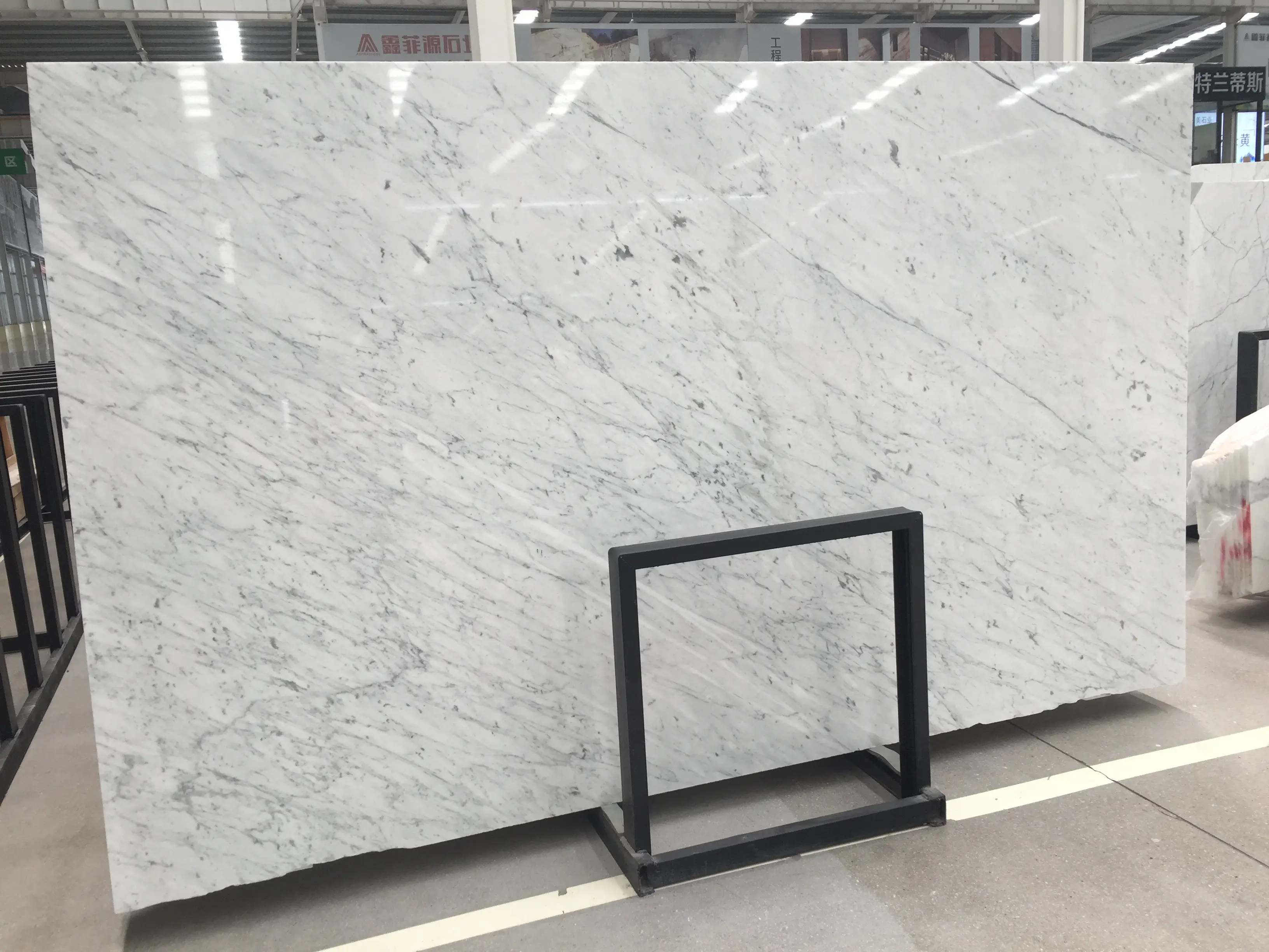 Italien Luxus Bianco Carrara Marmorplatten weißer Marmor polierte Porzellan Bodenfliesen wasserdicht für Boden für Projekt