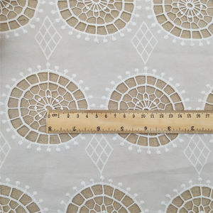 Tela de encaje bordado de algodón 100% elegante y duradera para producto de calidad superior de tela - Product Image 4