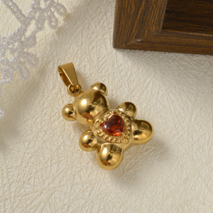 Collier Pendentif Ours en Peluche avec Breloque Cœur Rouge Sertie de Gemmes, Personnalisable, en Acier Inoxydable 316L Plaqué Or 18K, Chaîne Fine Maille Trombone - Product Image 3