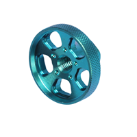 Usine personnalisée Bouton de culbuteur de frein arrière en titane revêtu de PVD Gr5 finition polie anodisée colorée moteur Sepeda de moto/écrou