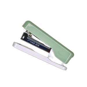Agrafeuse portable spéciale pour cahiers d'exercices et outil de tri des questions erronées pour étudiants en classe et en dortoir - Product Image 1