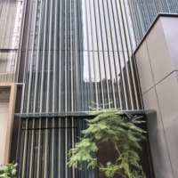 Système de mur-rideau en verre trempé architectural, utilisation extérieure pour hôtels et villas, façade de grande taille, cadre en alliage d'aluminium, design moderne