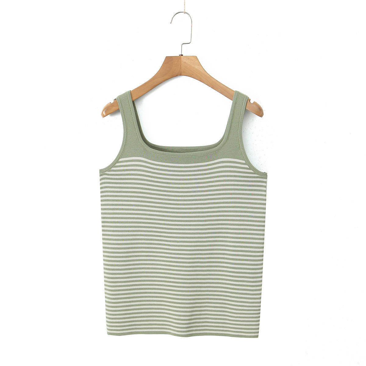 เสื้อกั๊กลายทางสีเขียว