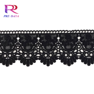 Bordo in Pizzo Idrosolubile Lussuoso ed Ecologico, Larghezza 20cm, con Motivo Animale per Orli Drammatici di Gonne e Abiti - Product Image 1