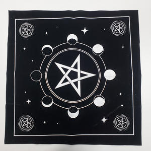 XinLan Triple Lune Pentagrammes Pagan Autel Tissu Flanelle Tarots Tissu Divination Astrologie Jeu de Société Tarots Nappe 49x49cm - Product Image 1