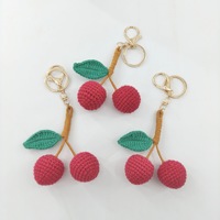 Porte-clés en crochet faits main en gros, breloques de sac en forme de cerise tricotées et tissées, breloques de sac à main, porte-clés cerise pour sac