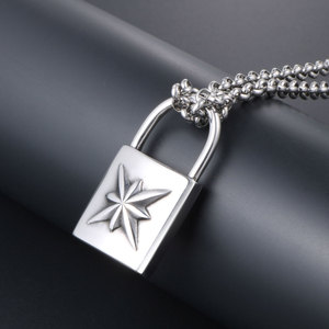 SP644สร้อยคอแฟชั่นสำหรับผู้ชายจี้ล็อคสแตนเลสพร้อมดาวแปดแฉก - Product Image 3