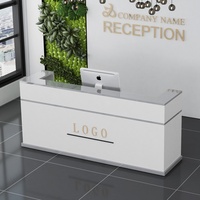 Comptoir de réception commercial en bois au design minimaliste moderne pour entreprise, magasin de vêtements, salon de beauté