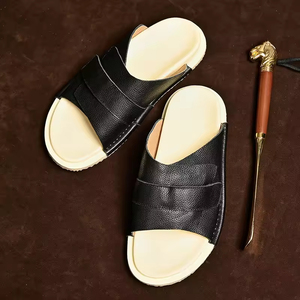 Xinzirain diseño personalizado cuero genuino punta abierta antideslizante al aire libre <span class=keywords><strong>chanclas</strong></span> sandalias árabes hombres cuero Gulf zapatillas de <span class=keywords><strong>hombre</strong></span> - Product Image 3