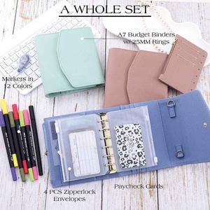 Set Regalo Hongbo per Organizzazione Finanziaria/Ufficio/Scuola, Include Raccoglitore A7 in Pelle Saffiano con Fogli Intercalari, Buste e Pennarelli - Product Image 1