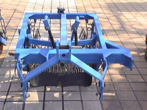Mini máy kéo sử dụng khoai tây Digger <span class=keywords><strong>1</strong></span> <span class=keywords><strong>Row</strong></span> nhỏ khoai tây Digger - Product Image 4