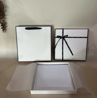 Simple Beige carré haut et bas couverture écharpe boîte d'emballage nœud boîte-cadeau gaufrage feuille d'or Uv pour t-shirt vêtements