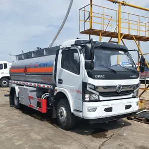 Nuovi camion cisterna Euro 5 Dong Feng 8 CBM/8000 litri 4*2 in acciaio al carbonio Diesel/benzina