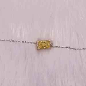 Pulsera de Moissanita con Forma de Mariposa, Corte Radiante, Chapada en Plata de Ley 925, con Brillo CVD Amarillo, Joyería para Regalo de Aniversario - Product Image 2