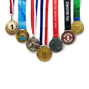 KINDABADGE Fabricação Fornecedor Design Metal 3d Logotipo Futebol Futebol Corrida Esportes Medalha De Ouro Medalha Personalizada De Fábrica