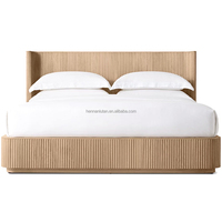 Lit en bois de chêne naturel européen Byron, lit moderne avec panneaux, couleur et taille personnalisables