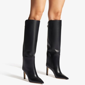 Bottes de luxe de créateur, style minimaliste, prêtes pour le podium, à bout pointu, talon aiguille, montantes jusqu'au genou, en microfibre, avec semelle extérieure en caoutchouc - Product Image 2