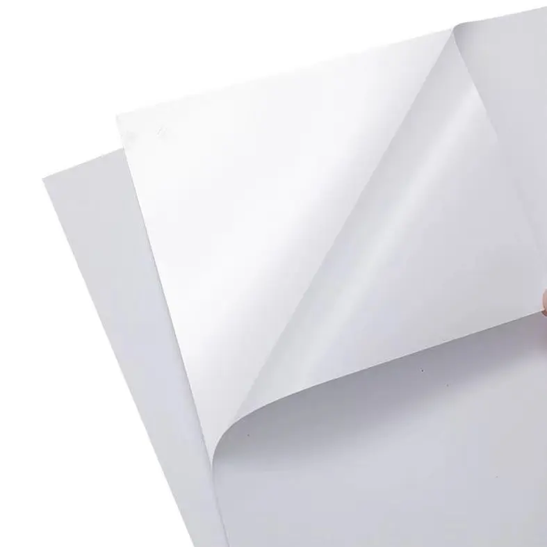 A4สติกเกอร์ติดฉลากด้วยตนเองฟิล์มเลเซอร์กระดาษคราฟท์กระดาษสามารถเขียนได้กระดาษสังเคราะห์อิงค์เจ็ท PP การพิมพ์ม้วนจัมโบ้แบบมีกาวในตัว