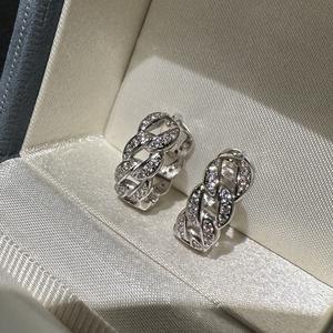 Pendientes de Cadena de Plata Pura S925 Wenchi, Elegantes y Modernos con Diseño Francés, Hebilla Cruzada, Joyería Ligera y Sencilla - Product Image 1