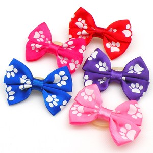 Fabrieksgroothandel Voetafdrukken Hondenhaar Strikjes Kleine Hondentrim Strikjes met Elastiekjes Huisdierbenodigdheden - Product Image 2