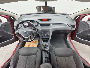 2013-<span class=keywords><strong>2023</strong></span> Coche Usado Más Vendido Dongfeng <span class=keywords><strong>Peugeot</strong></span> <span class=keywords><strong>308</strong></span> de 5 Plazas con Transmisión Automática, Gasolina y Techo Solar Panorámico - Product Image 2