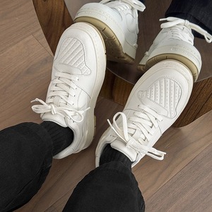 Zapatillas Blancas para Hombre, Estilo Primavera 2026, Versátiles, con Suela Gruesa, Deportivas, Casuales, Modernas, de Caña Alta - Product Image 2