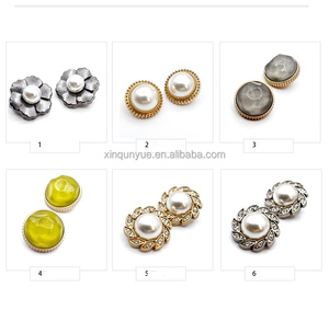 Thân thiện với môi pha lê Rhinestone hình chữ nhật mô hình xi lanh <span class=keywords><strong>Shank</strong></span> nút sáng bóng lấp lánh kết thúc do kỹ thuật mạ - Product Image 2