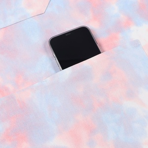 Tablier réutilisable imprimé tie-dye personnalisé en coton/polyester, sans manches, pour cuisine, design artistique fait main, plusieurs poches - Product Image 4