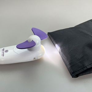 Porte-clés personnalisé avec impression de logo, lampe torche LED miniature à piles, format poche, avec mousqueton, pour les fans de sport - Product Image 2