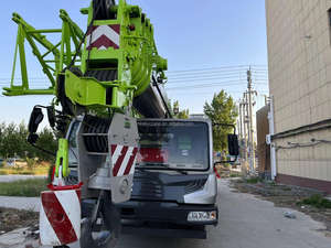 Grúa Móvil Usada Zoomlion de 80 Toneladas, Grúa sobre Camión de 80t con Certificación EPA para Construcción - Product Image 2