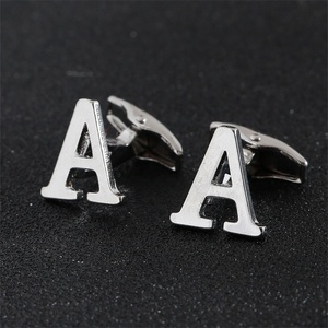 中国サプライヤー卸売カフスボタン男性レターシルバー26英字光沢メンズカフスボタン鉄カフスボタン文字<span class=keywords><strong>m</strong></span> - Product Image 3