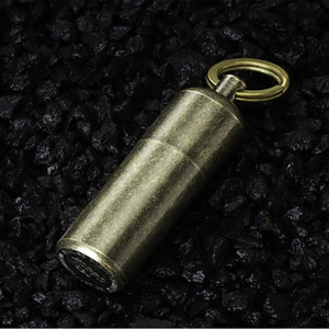 Mini Accendino a Cherosene Antivento - Portatile per Campeggio, BBQ, Uso Esterno, Ricaricabile, Design Moderno e Minimalista, Sicuro, Regalo di Compleanno - Product Image 3