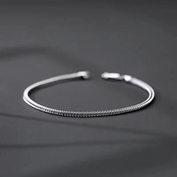 Bracelet minimaliste en acier titane à décoloration rapide pour hommes et femmes, bracelet de niche de haute qualité en acier inoxydable étanche