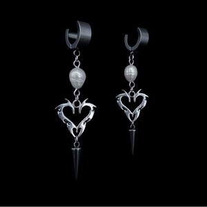 Boucles d'oreilles en forme de cœur en acier inoxydable avec perle pendante, style gothique, bijoux de mode pour femmes, été 2024 - Product Image 1