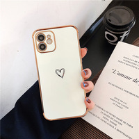Coque de téléphone de luxe en TPU anti-chute Sculpture au laser Housse de protection pour Iphone 16 15 14 13 12 Pro Max Conception d'amour galvanisée