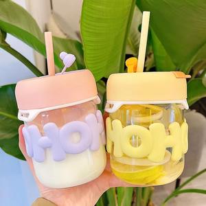 كوب ماء زجاجي بتصميم عصري مع سلسلة لؤلؤ، كوب حليب منزلي محمول بفتحتين للشرب، مناسب للمكتب - Product Image 2