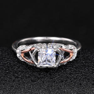 Bague de fiançailles en or blanc pour femmes Q929, diamant taille princesse avec diamants latéraux, couleur G, bijoux en diamant naturel - Product Image 2