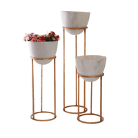 Salon contemporain Jardinière de sol en métal décorative pour la maison Couleurs personnalisées Pots de fleurs en forme de cône de qualité supérieure