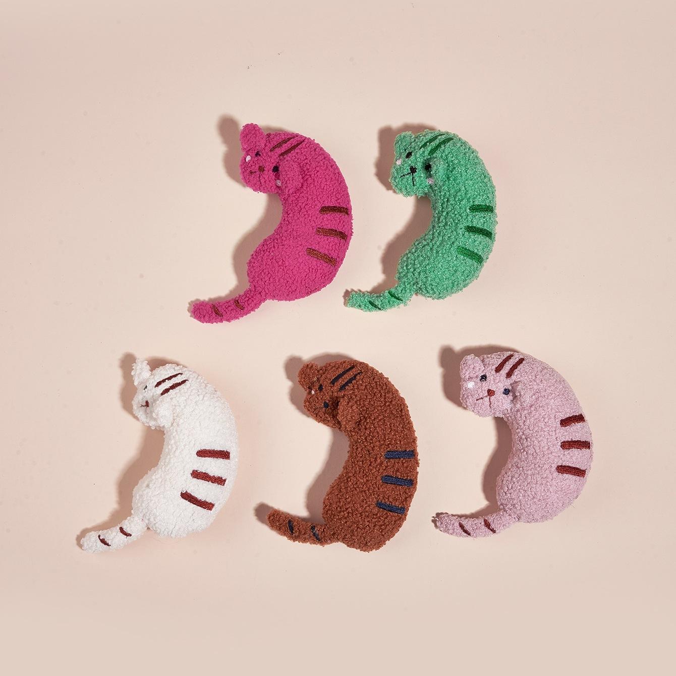 Новые игрушки для кошек в форме котенка включают универсальные устойчивые к укусам интерактивные игрушки для собак и кошек