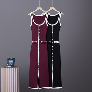 Abito Chic Stile Europeo e Americano 2026 <span class=keywords><strong>con</strong></span> Spalline Sottili, Sexy e Attillato, Design <span class=keywords><strong>con</strong></span> Bottoni e <span class=keywords><strong>Spacco</strong></span>, <span class=keywords><strong>Vestito</strong></span> Aderente sui Fianchi - Product Image 1