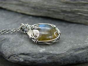 Collier Labradorite en Argent Pendentif Labradorite Bleue Bijoux en Argent Sterling Collier Feuille Pendentif Feuilles pour Femme - Product Image 2