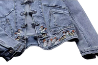 Neuer chinesischer Stil bestickte Stretch Denim Jacken kundenspezifische Knopf Damen Kurze Jackette Oberteil locker